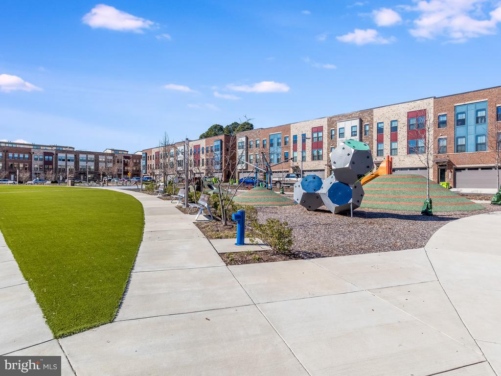 VILLAGE OF TOWNE SQUARE - Residential