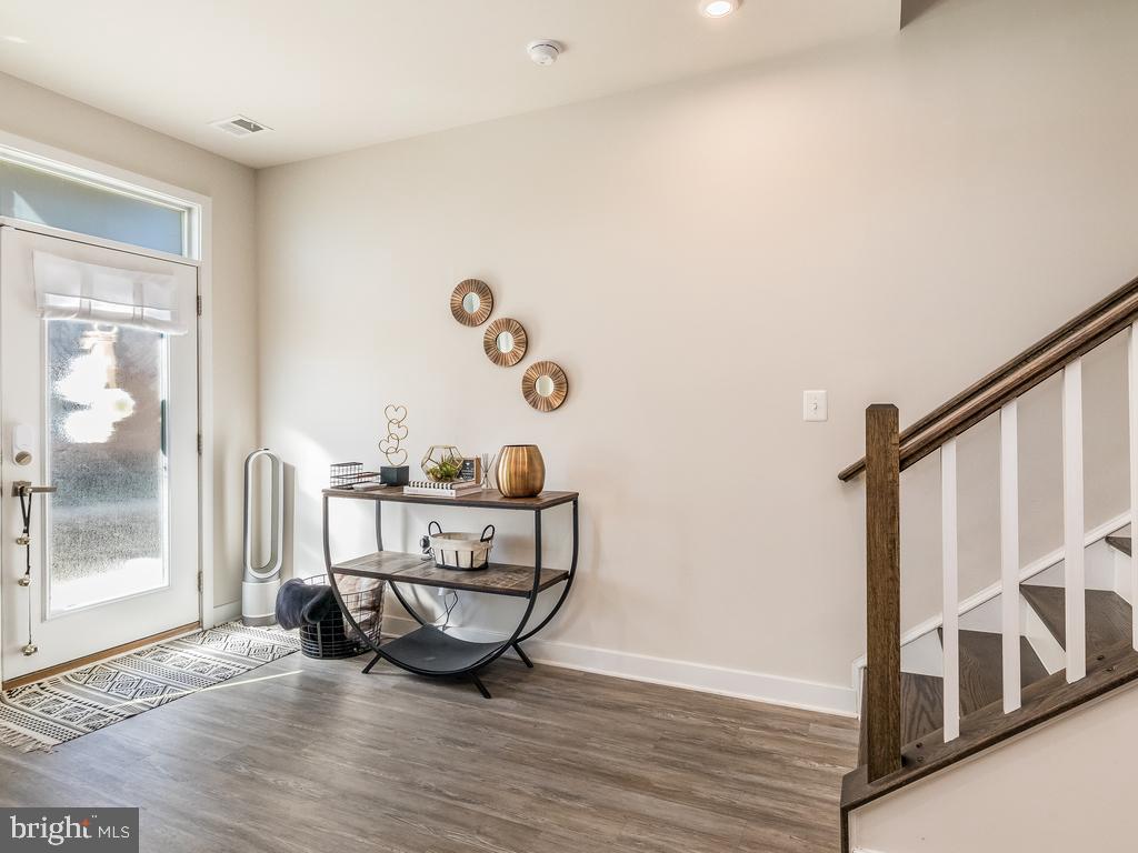 VILLAGE OF TOWNE SQUARE - Residential