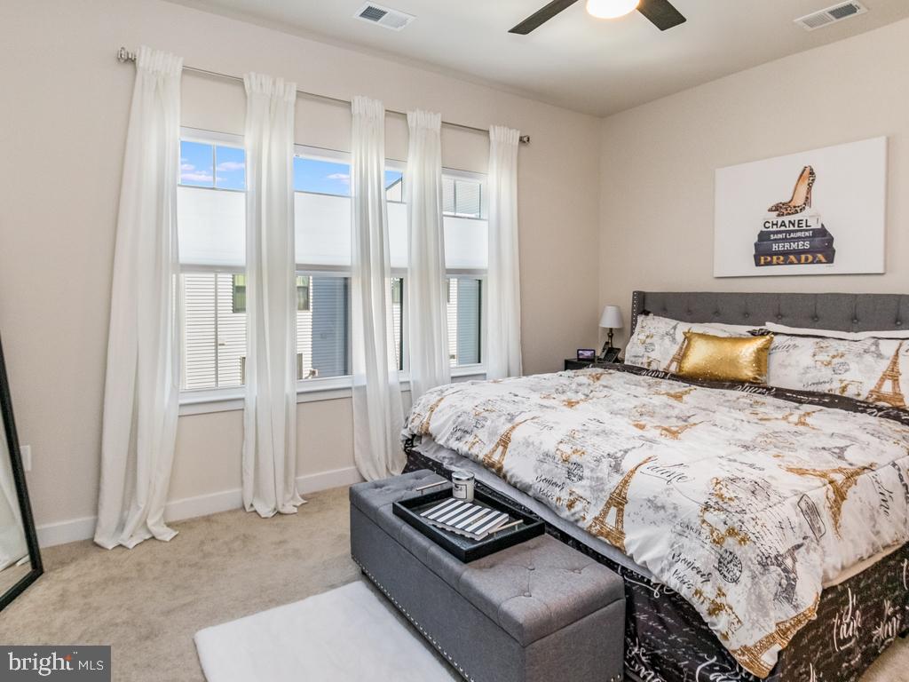 VILLAGE OF TOWNE SQUARE - Residential