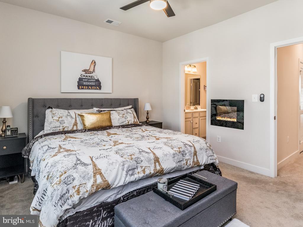 VILLAGE OF TOWNE SQUARE - Residential