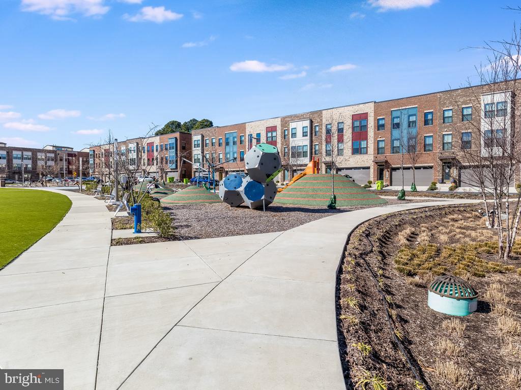 VILLAGE OF TOWNE SQUARE - Residential