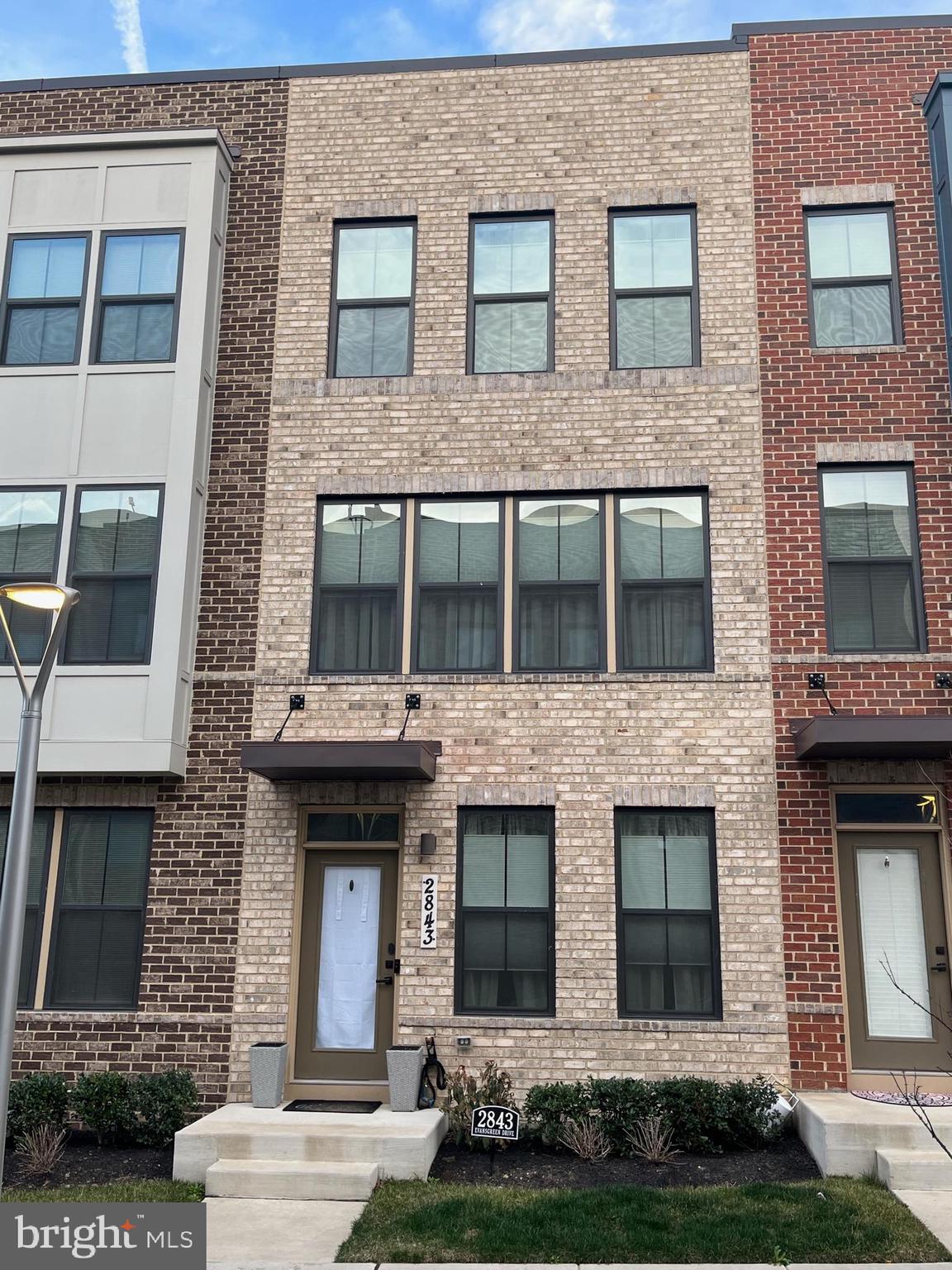 VILLAGE OF TOWNE SQUARE - Residential