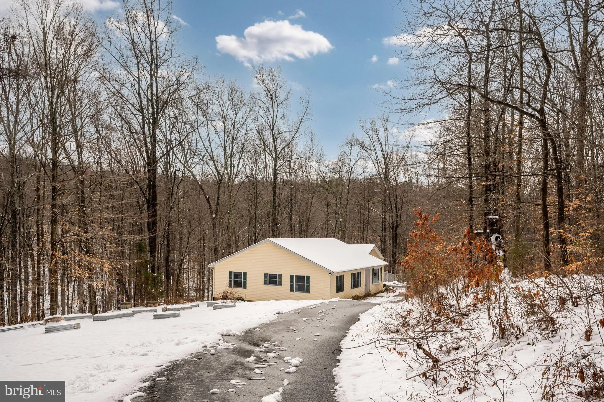 Broad Run, Virginia 20137, United States, 3 Bedrooms Bedrooms, ,2 BathroomsBathrooms,Residential,Contingent,16518