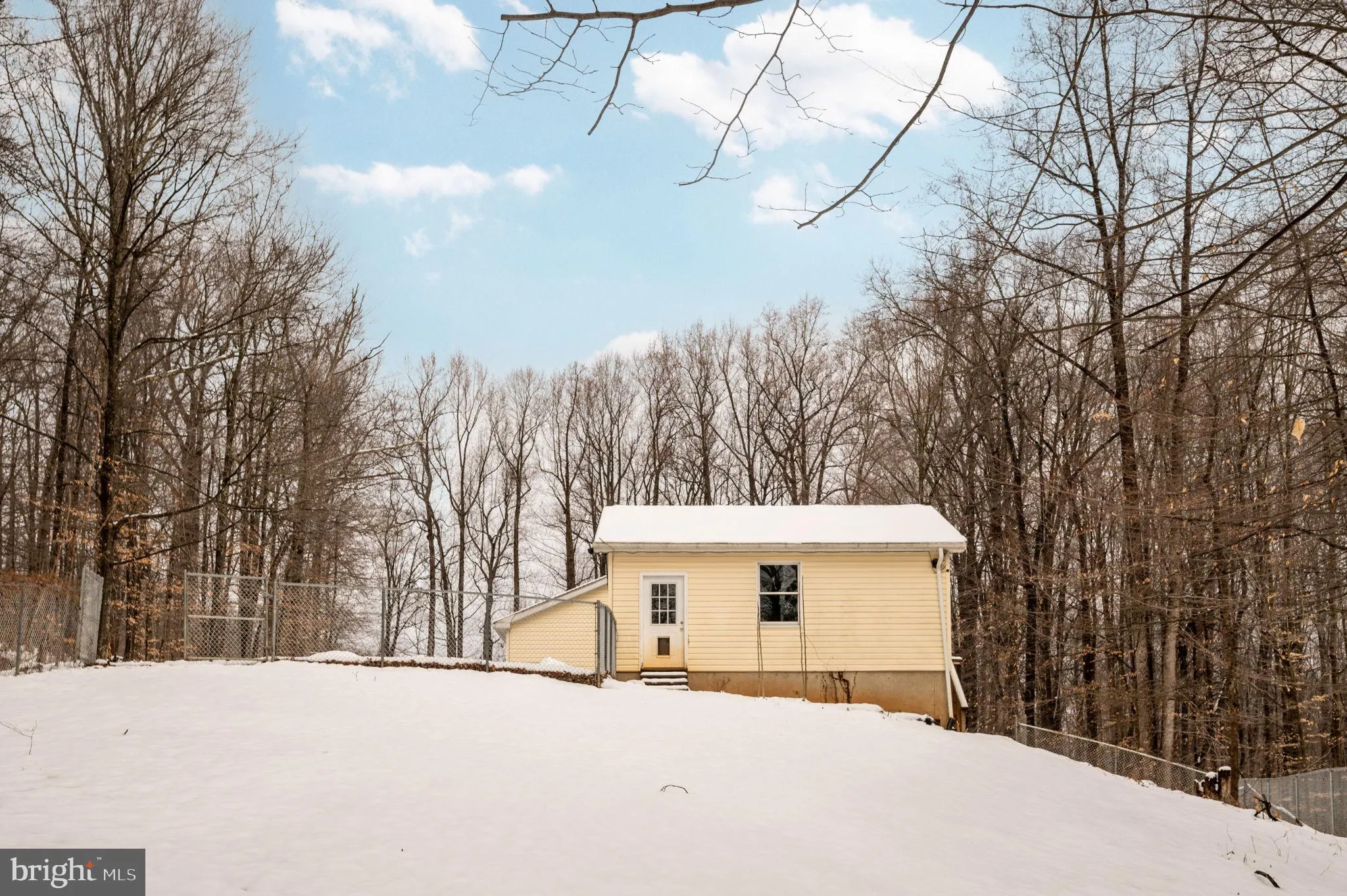 Broad Run, Virginia 20137, United States, 3 Bedrooms Bedrooms, ,2 BathroomsBathrooms,Residential,Contingent,16518