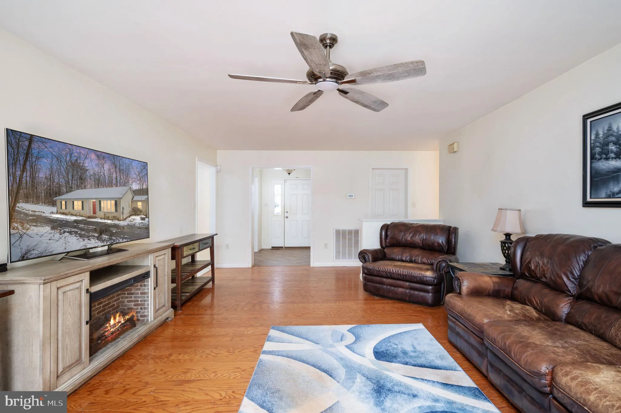 Broad Run, Virginia 20137, United States, 3 Bedrooms Bedrooms, ,2 BathroomsBathrooms,Residential,Contingent,16518