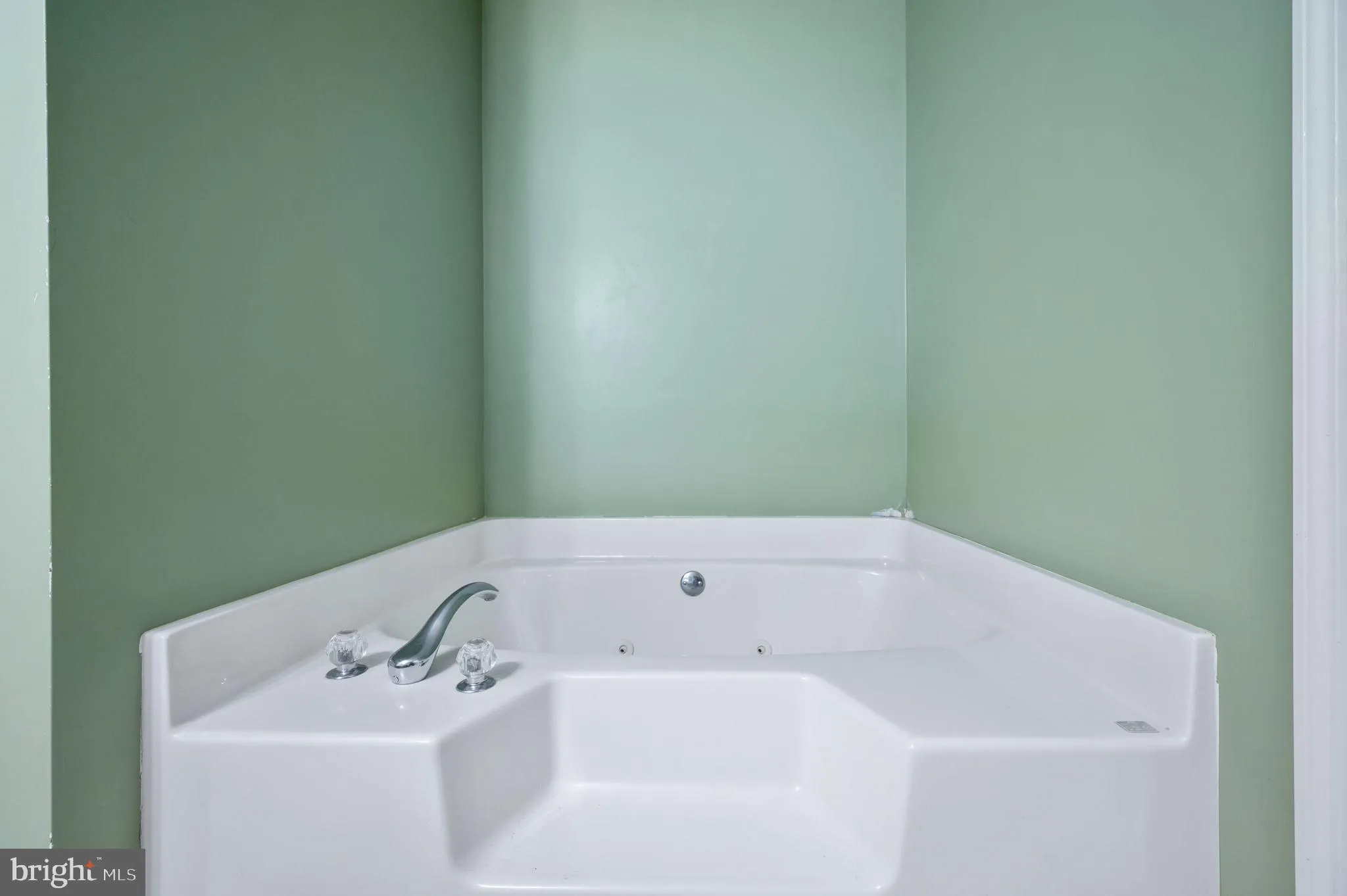 Broad Run, Virginia 20137, United States, 3 Bedrooms Bedrooms, ,2 BathroomsBathrooms,Residential,Contingent,16518