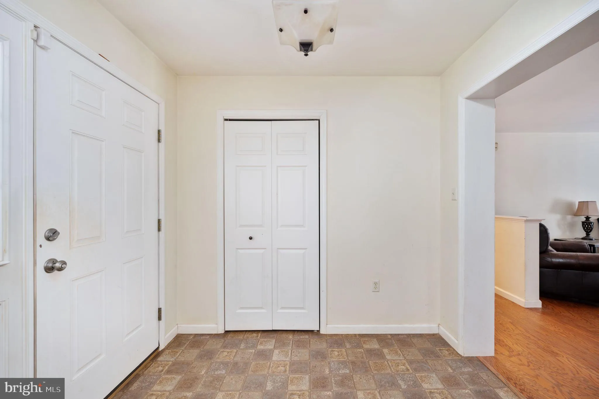 Broad Run, Virginia 20137, United States, 3 Bedrooms Bedrooms, ,2 BathroomsBathrooms,Residential,Contingent,16518