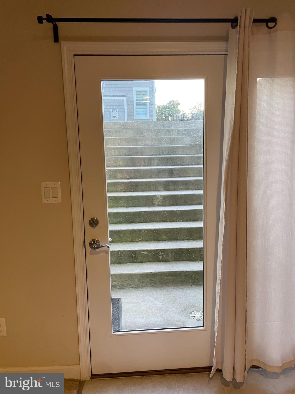 THE VISTAS AT LANSDOWNE - Residential Lease