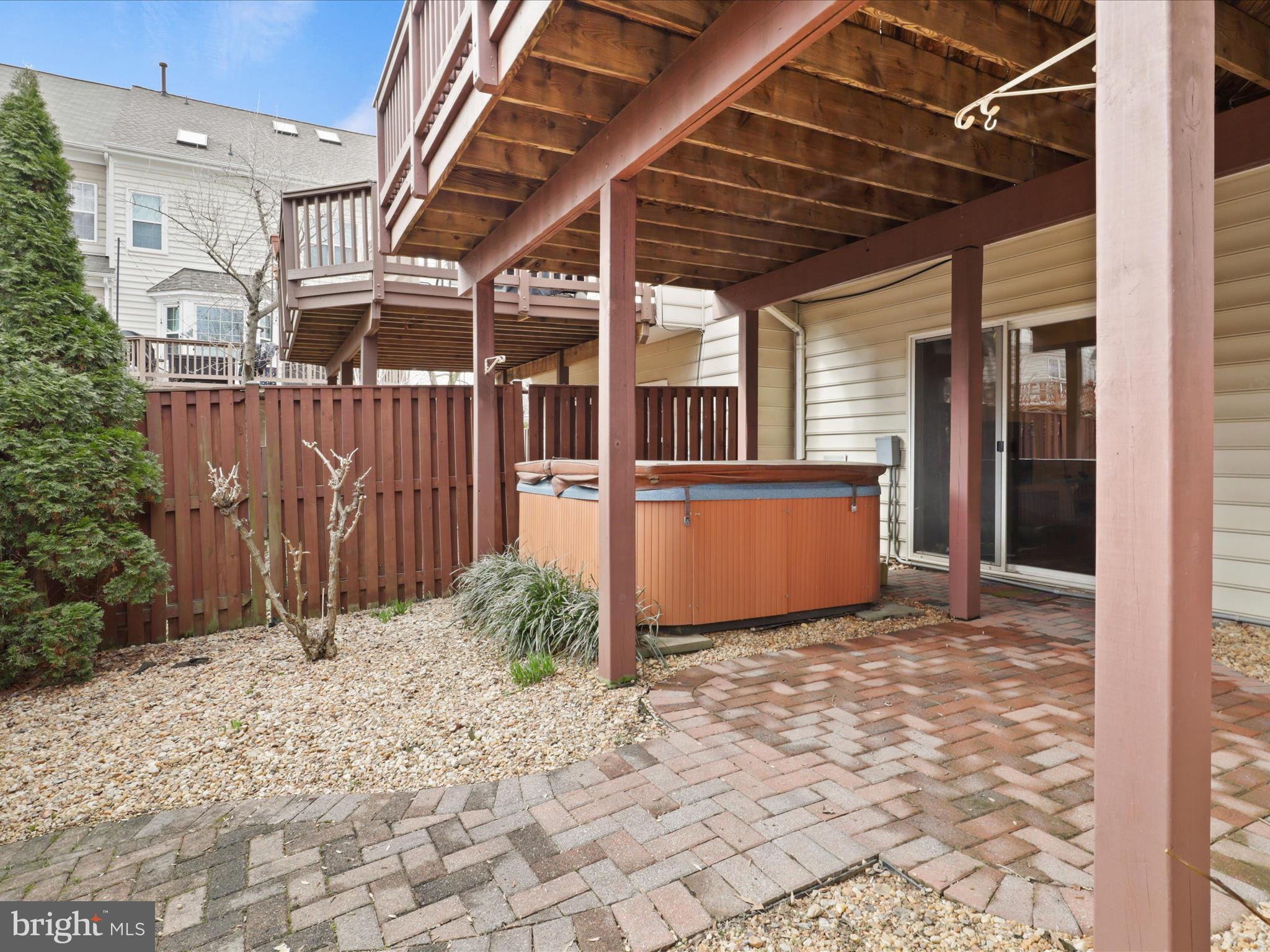 WINDSOR MEWS - Residential