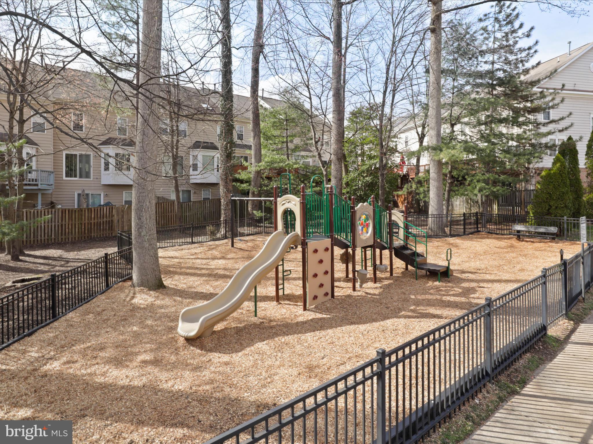 WINDSOR MEWS - Residential