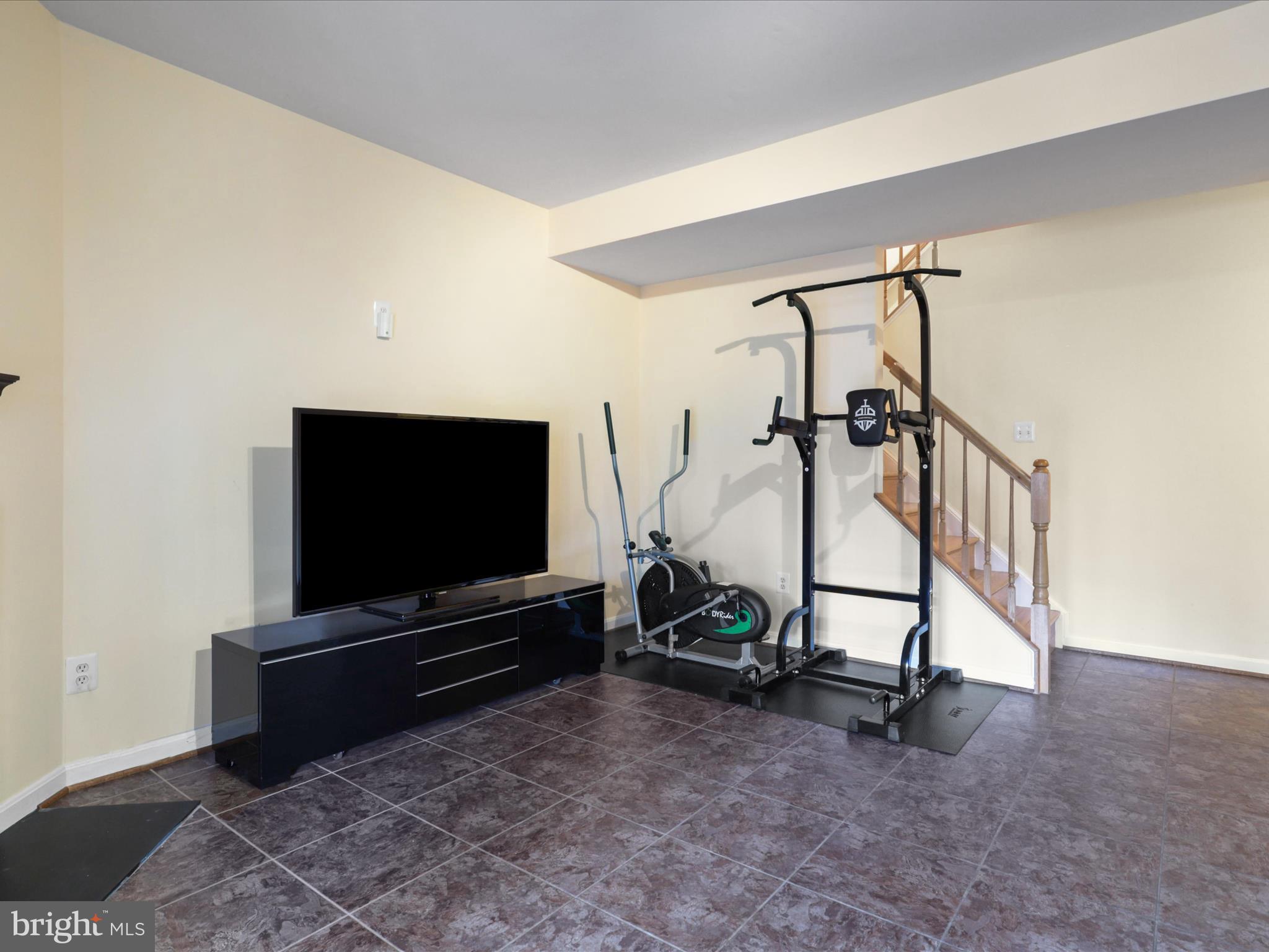 WINDSOR MEWS - Residential