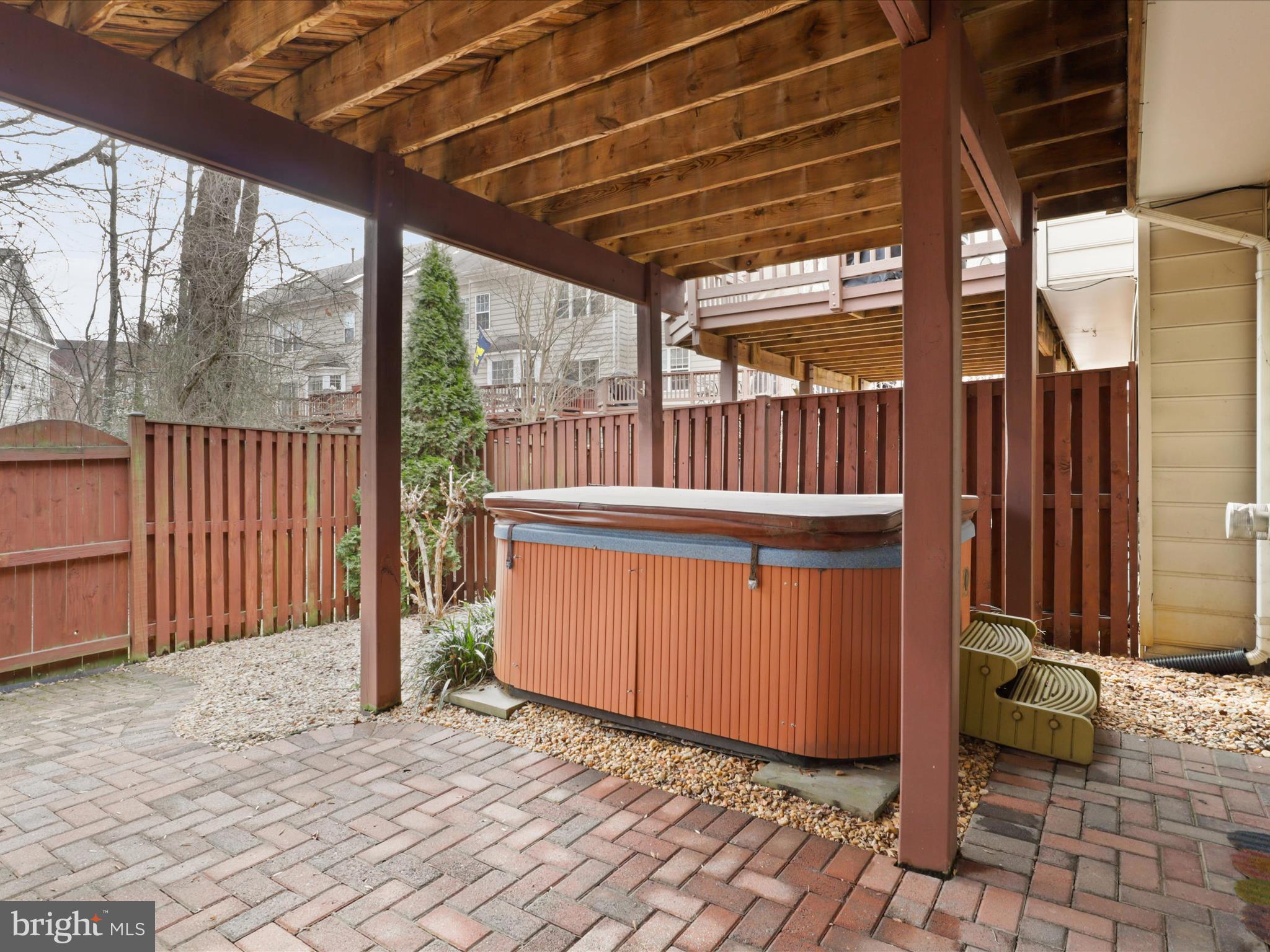 WINDSOR MEWS - Residential