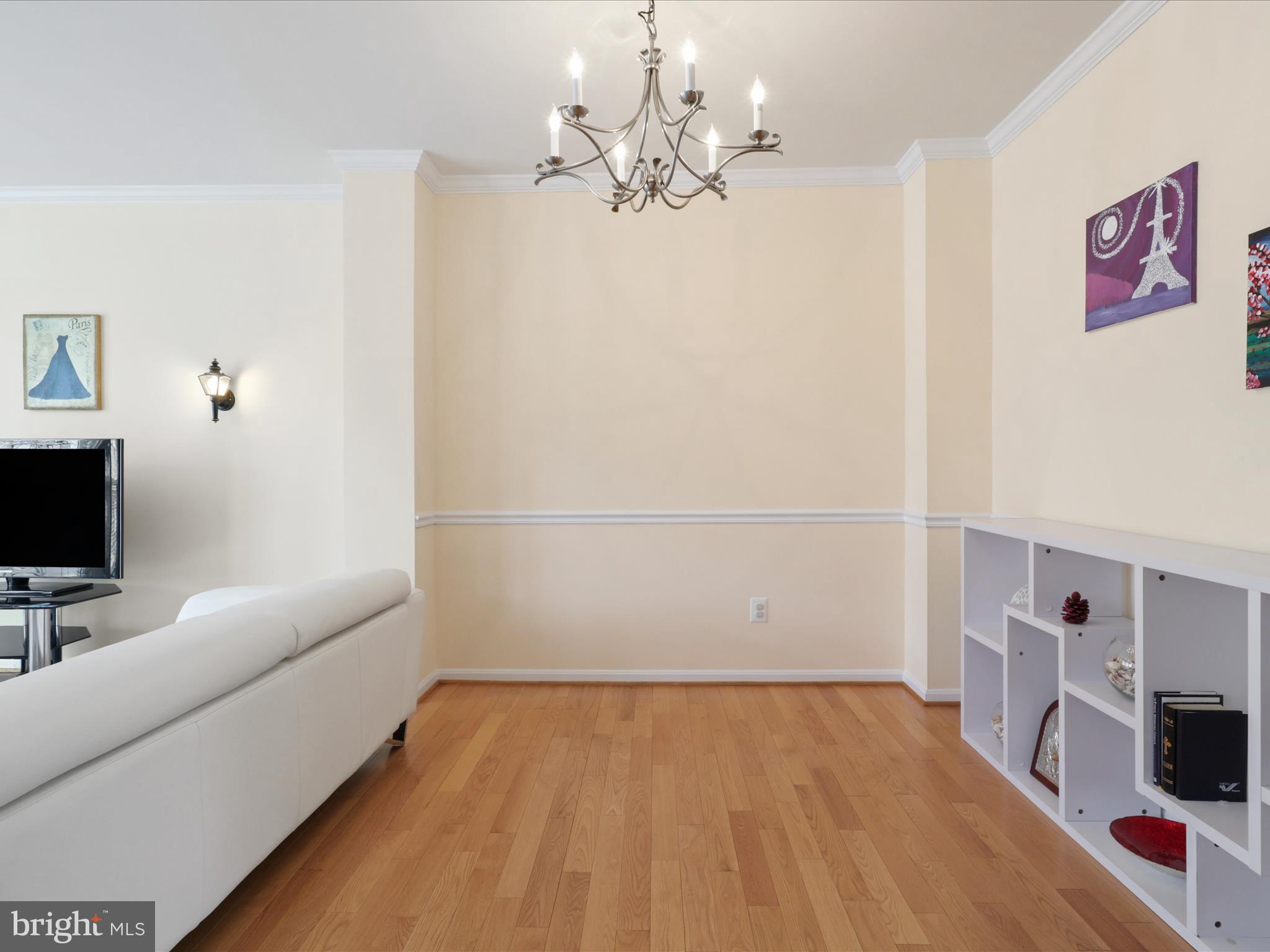 WINDSOR MEWS - Residential