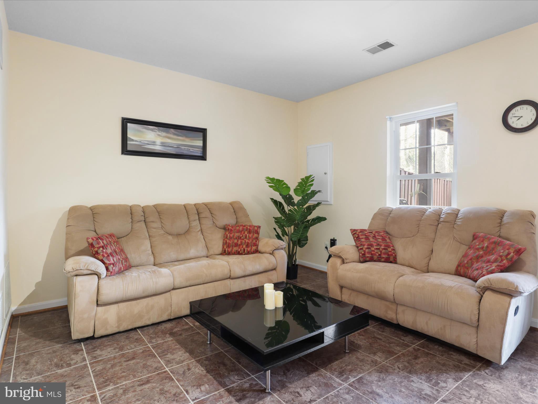 WINDSOR MEWS - Residential