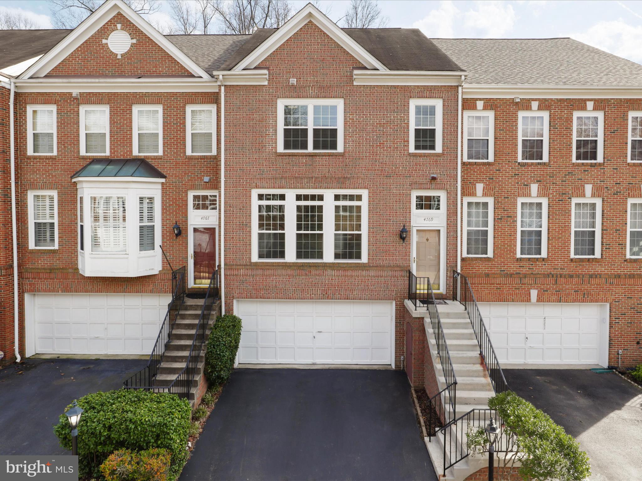 WINDSOR MEWS - Residential