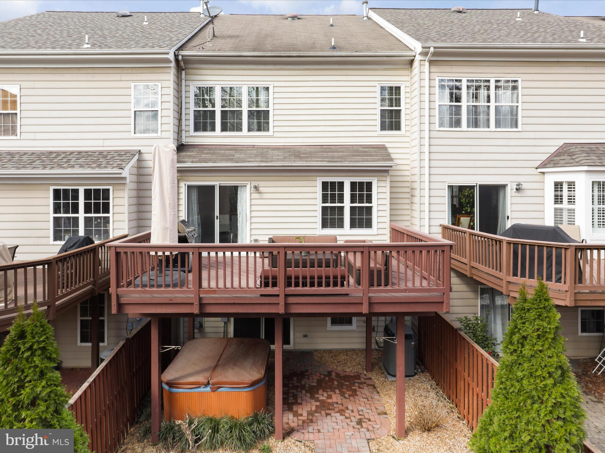 WINDSOR MEWS - Residential