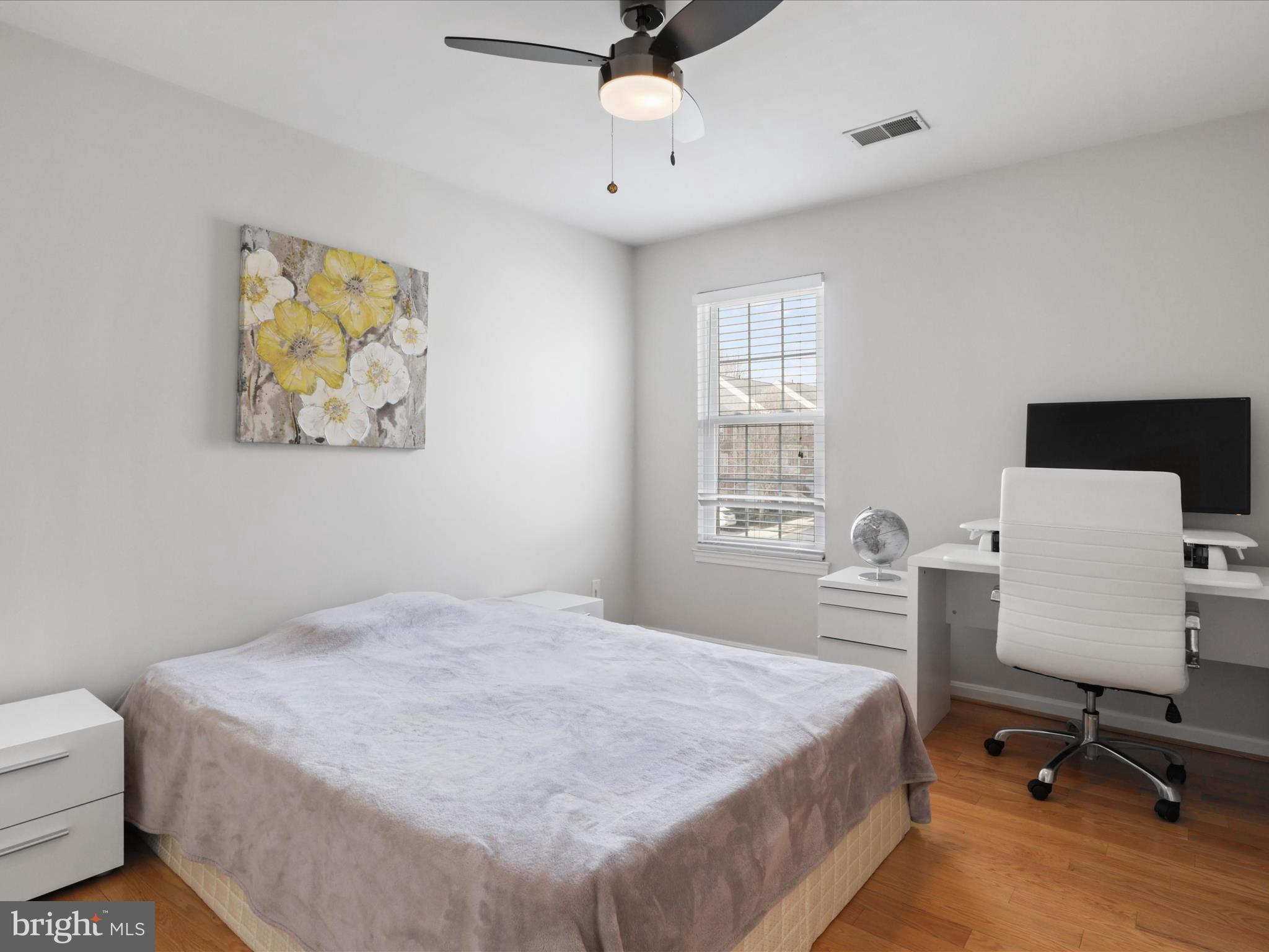 WINDSOR MEWS - Residential