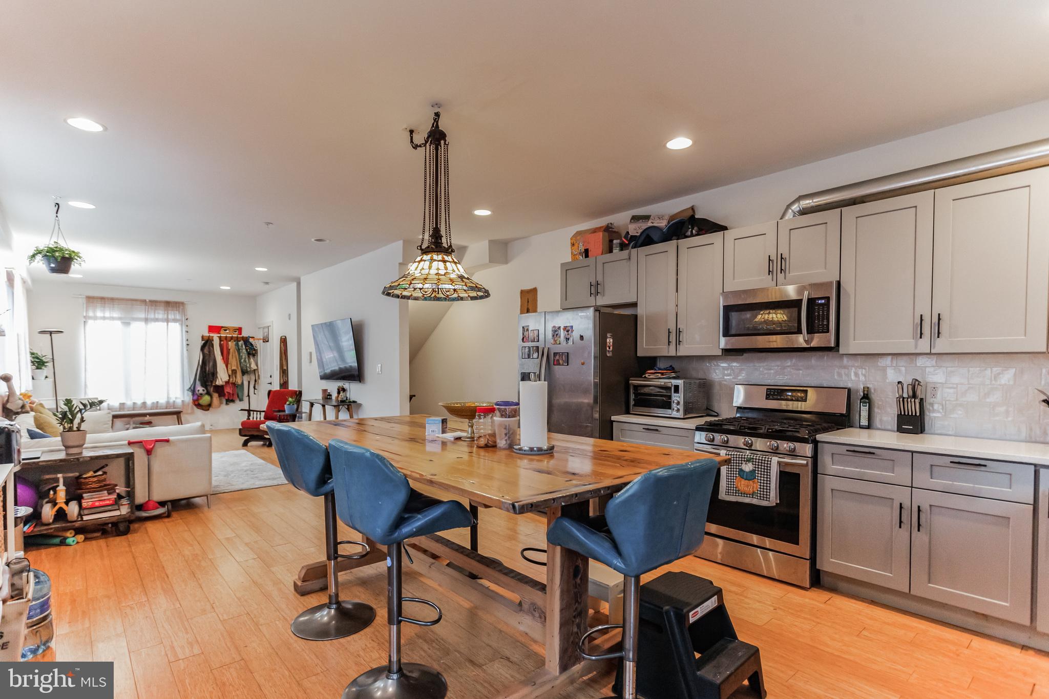 FRANCISVILLE - Residential