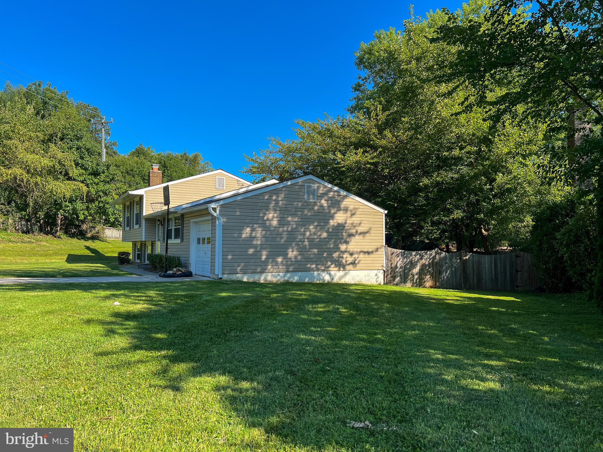 EDGELEA WOODS - Residential