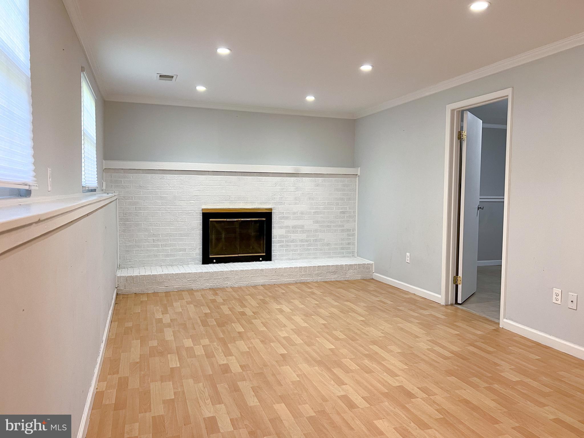 EDGELEA WOODS - Residential