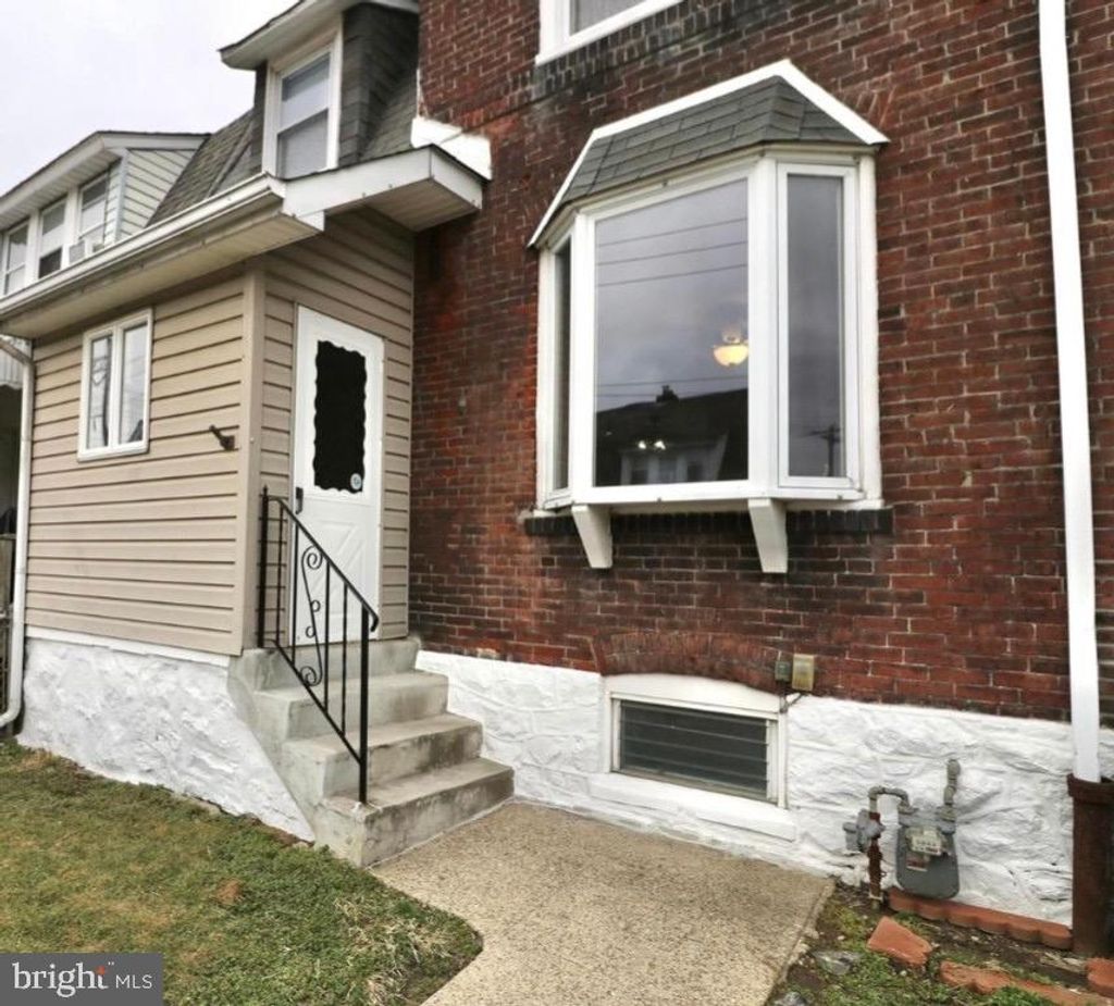 Photo of 42 Cedar Street, MARCUS HOOK, PA 19061 (MLS # PADE2101928)