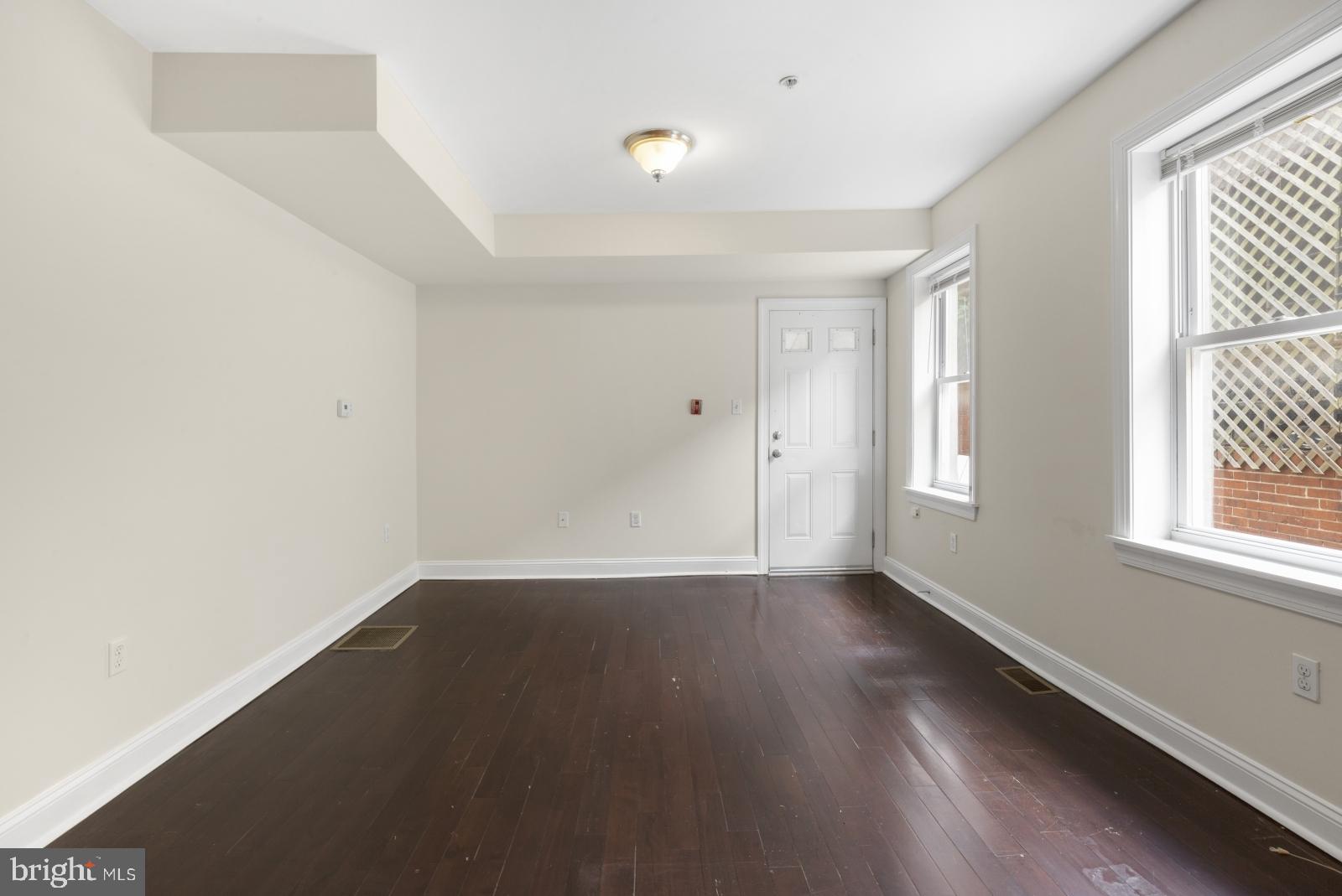 FAIRMOUNT - Residential Lease