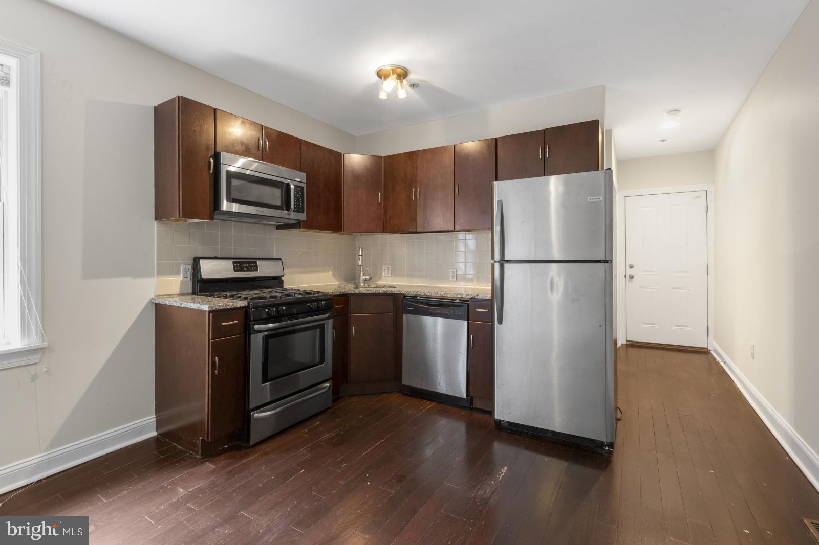 FAIRMOUNT - Residential Lease