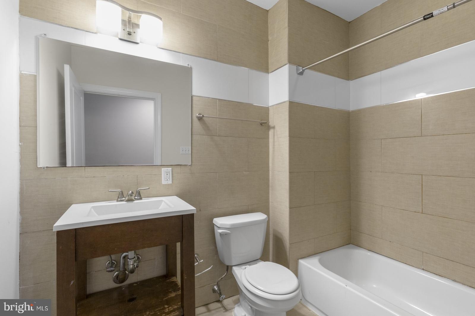 FAIRMOUNT - Residential Lease