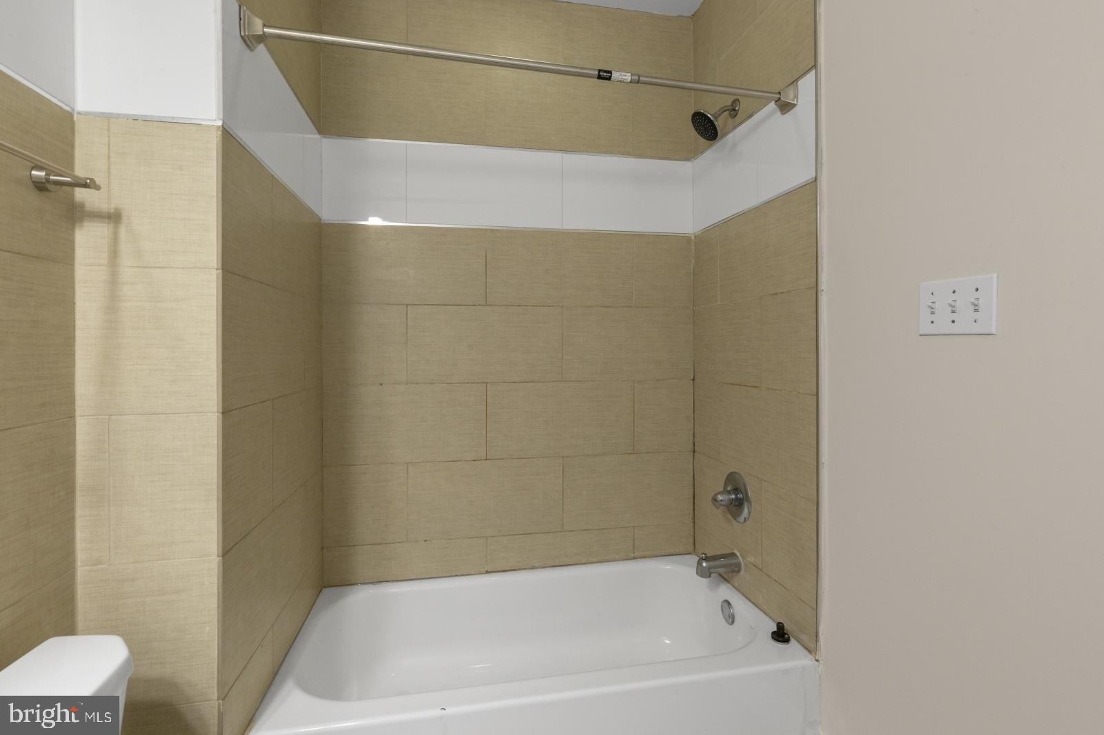 FAIRMOUNT - Residential Lease