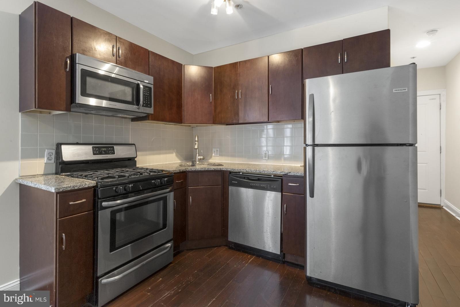 FAIRMOUNT - Residential Lease