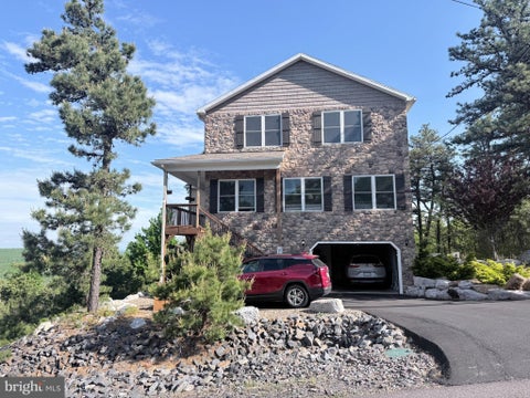 Homes For Sale - 532 Buck Mountain Boulevard<br/> Luzerne County, HAZLETON, PA 18202