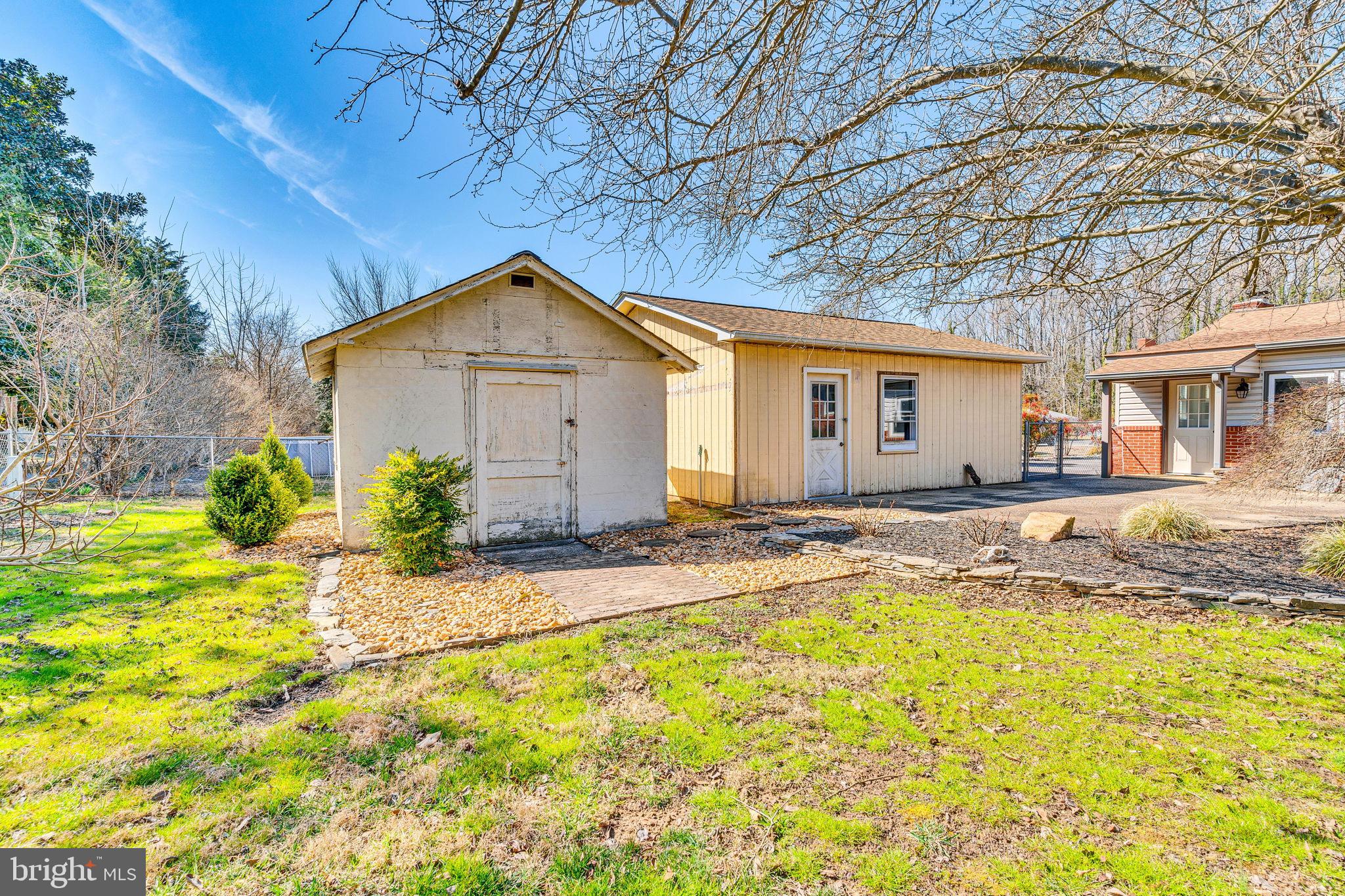 NONE  NO HOA - Residential