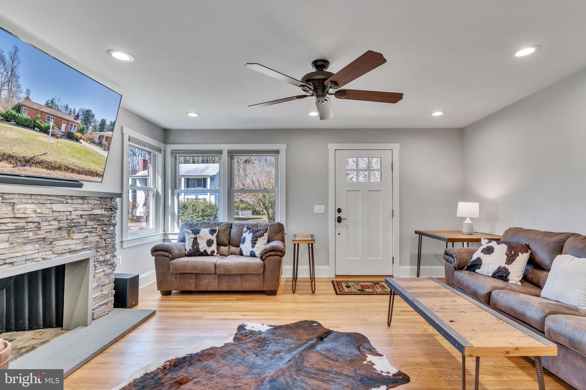 NONE  NO HOA - Residential