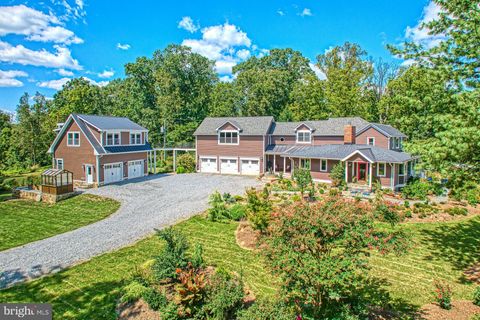 Homes For Sale - 16555 Old Waterford Road<br/> PAEONIAN SPRINGS, VA 20129