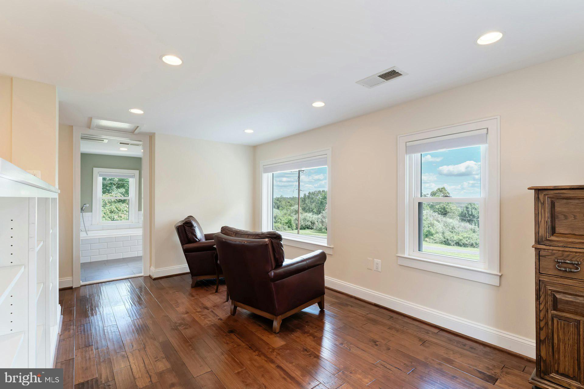 BEACON HILL - Residential