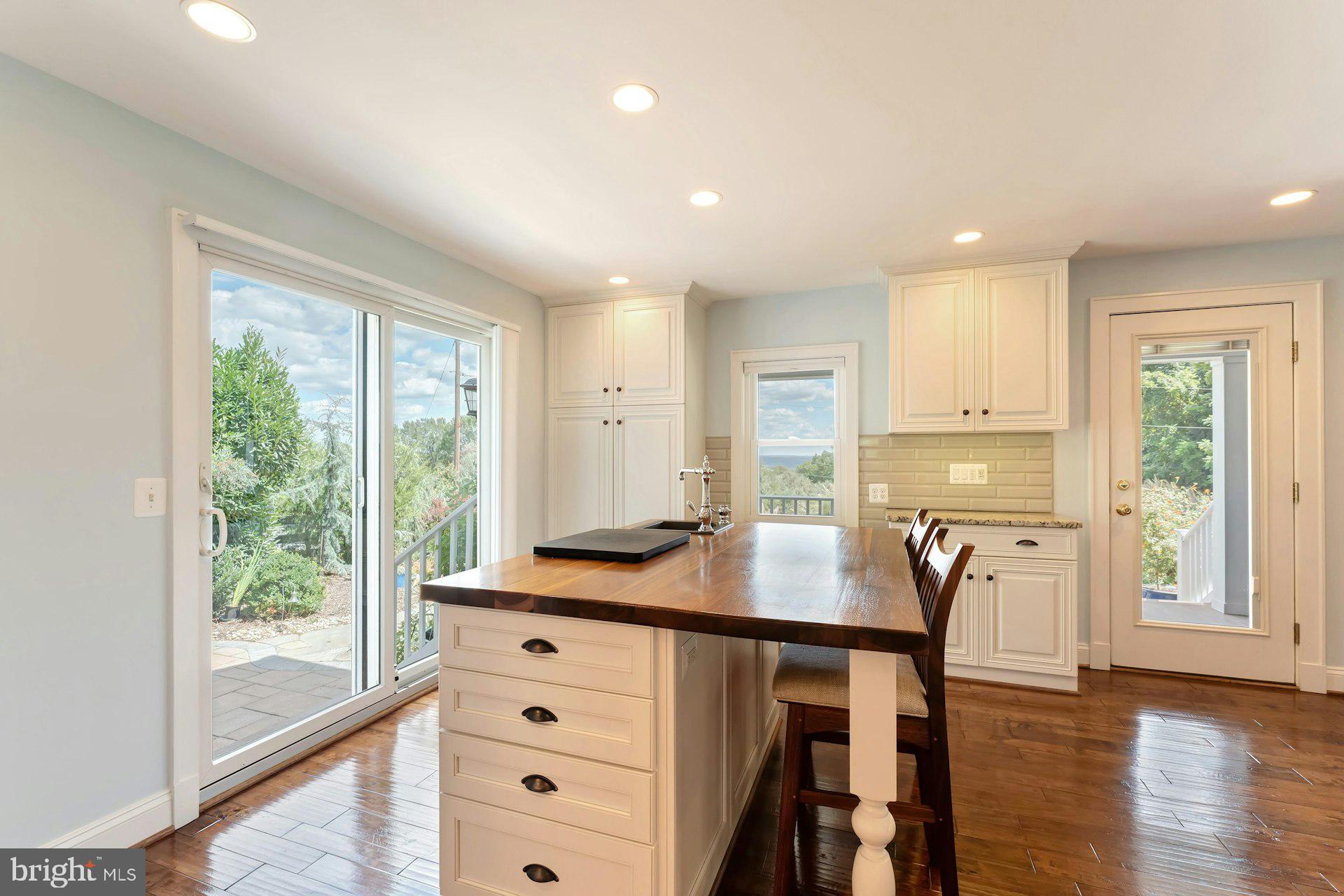 BEACON HILL - Residential