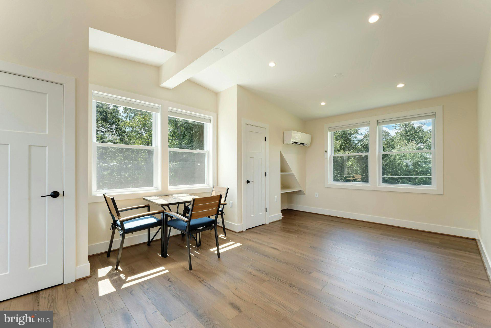 BEACON HILL - Residential