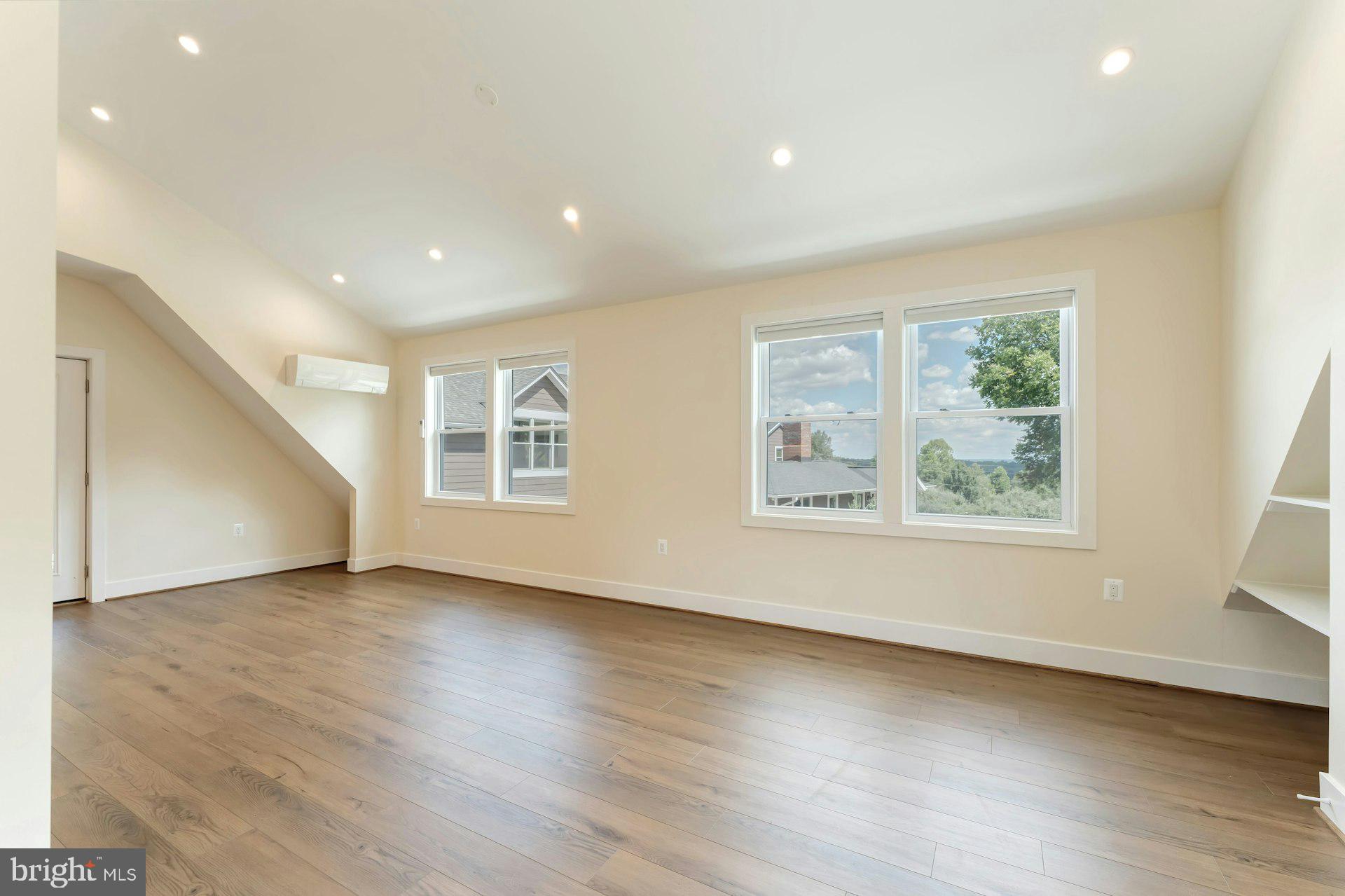 BEACON HILL - Residential