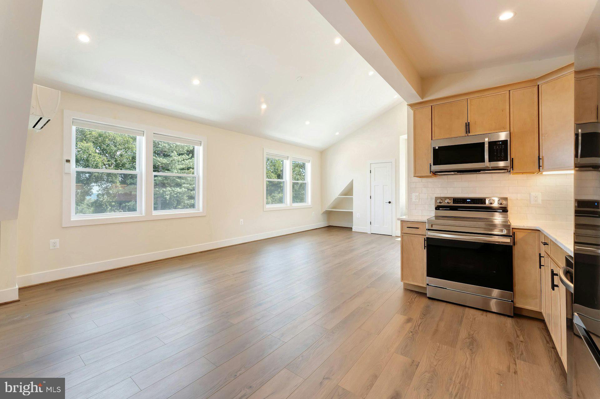 BEACON HILL - Residential