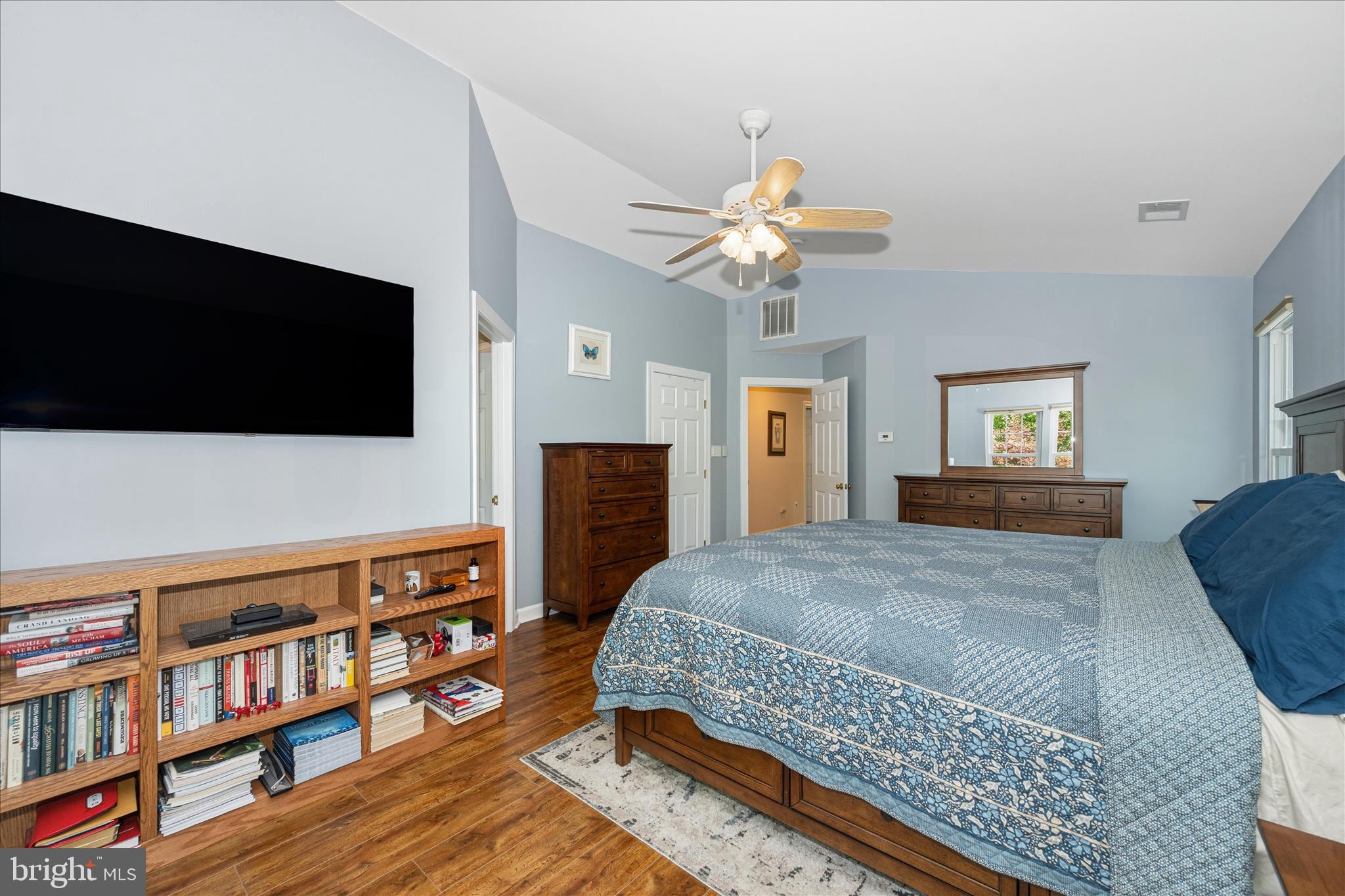MANOR OAKS - Residential