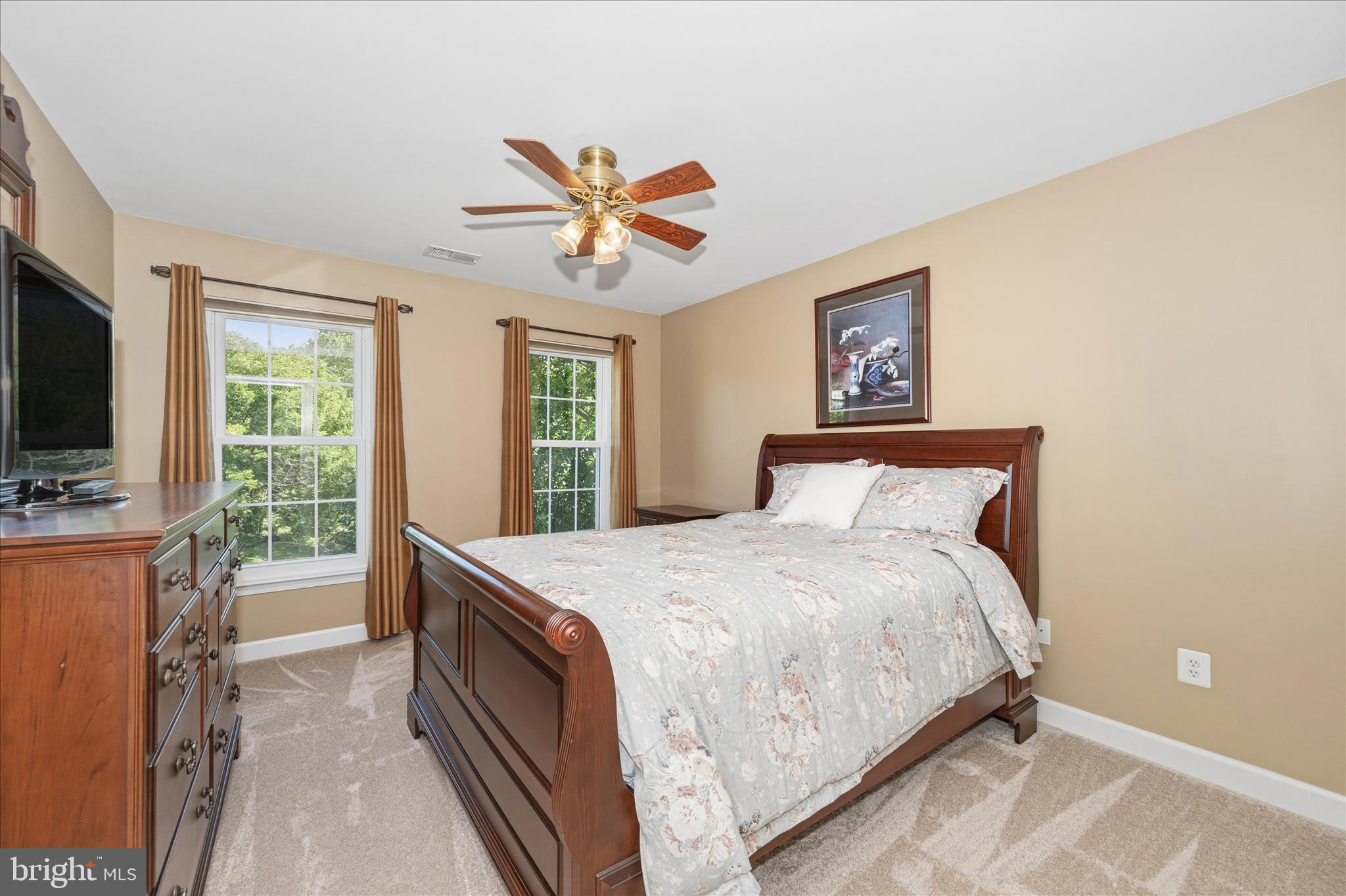 MANOR OAKS - Residential