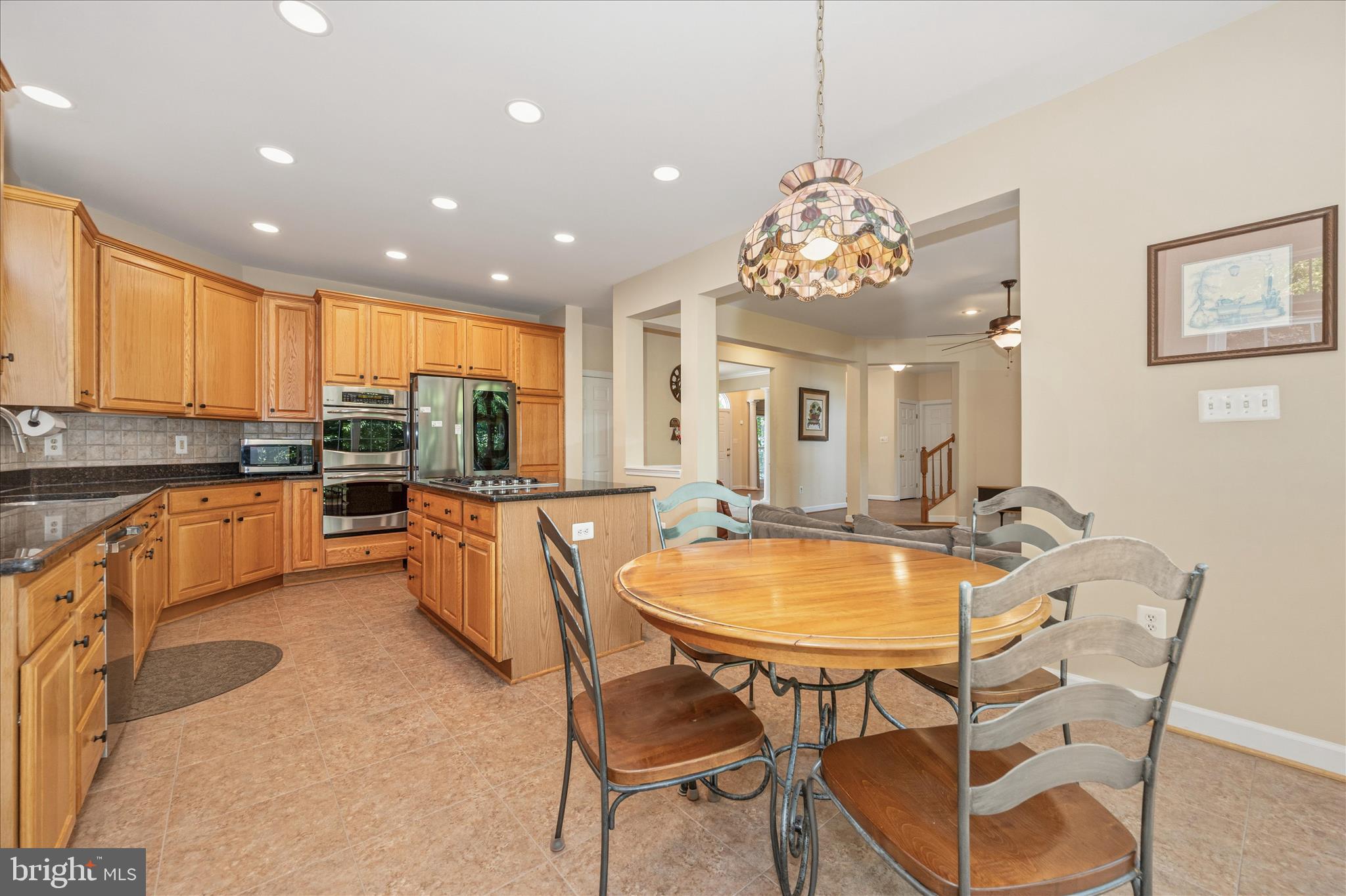 MANOR OAKS - Residential