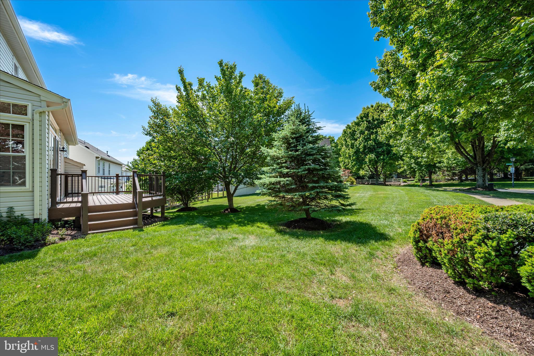 MANOR OAKS - Residential