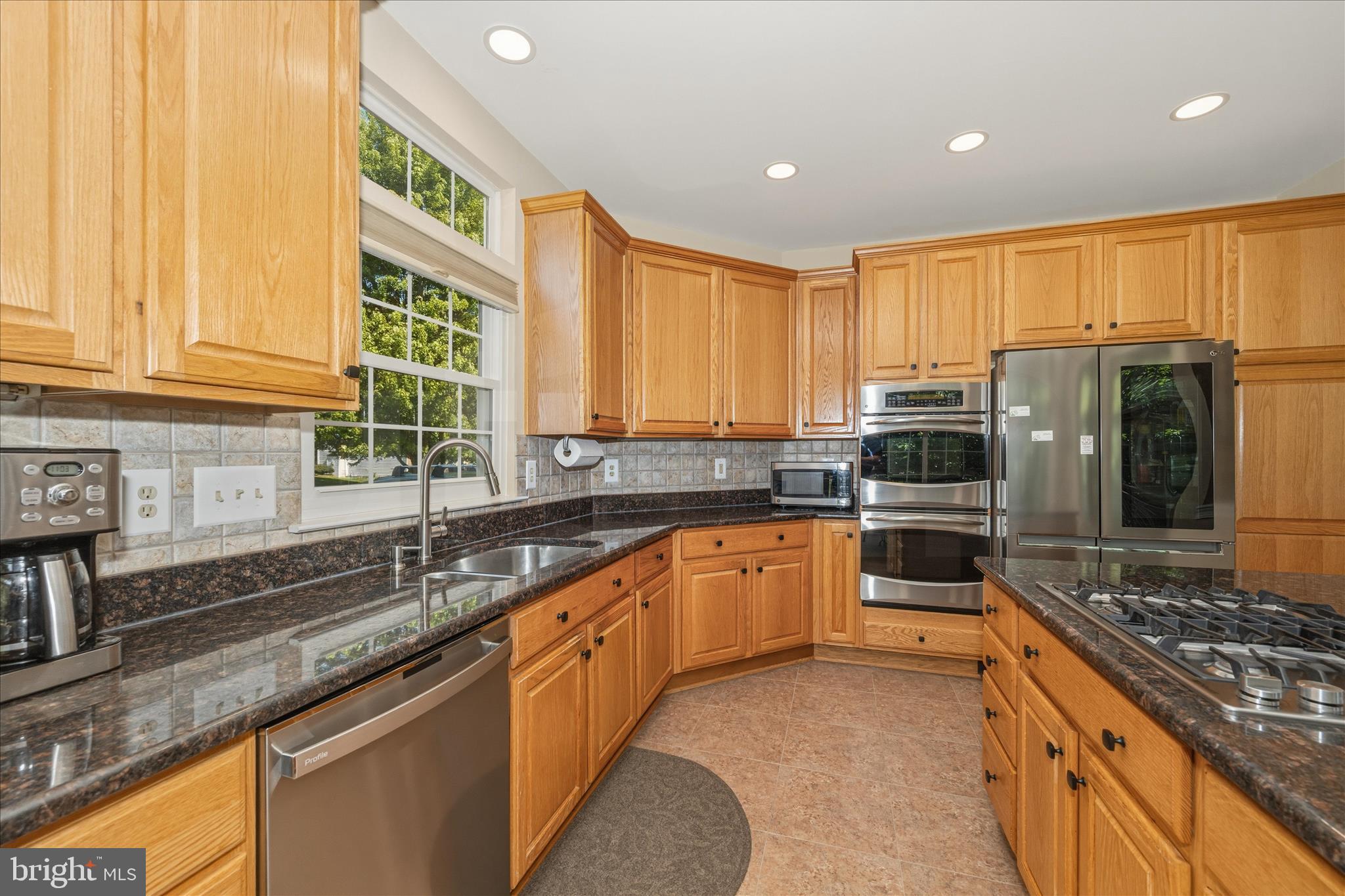 MANOR OAKS - Residential