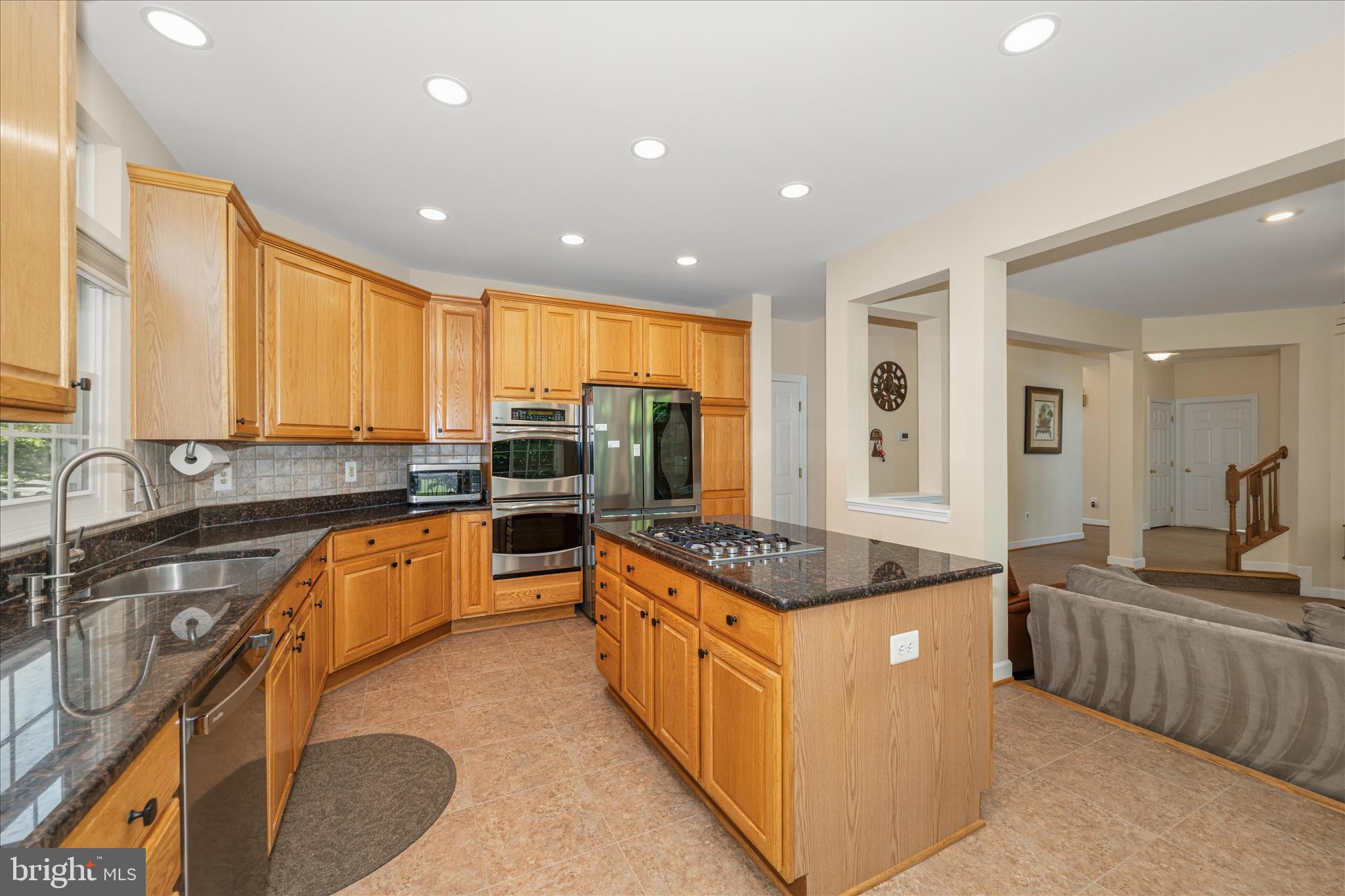 MANOR OAKS - Residential