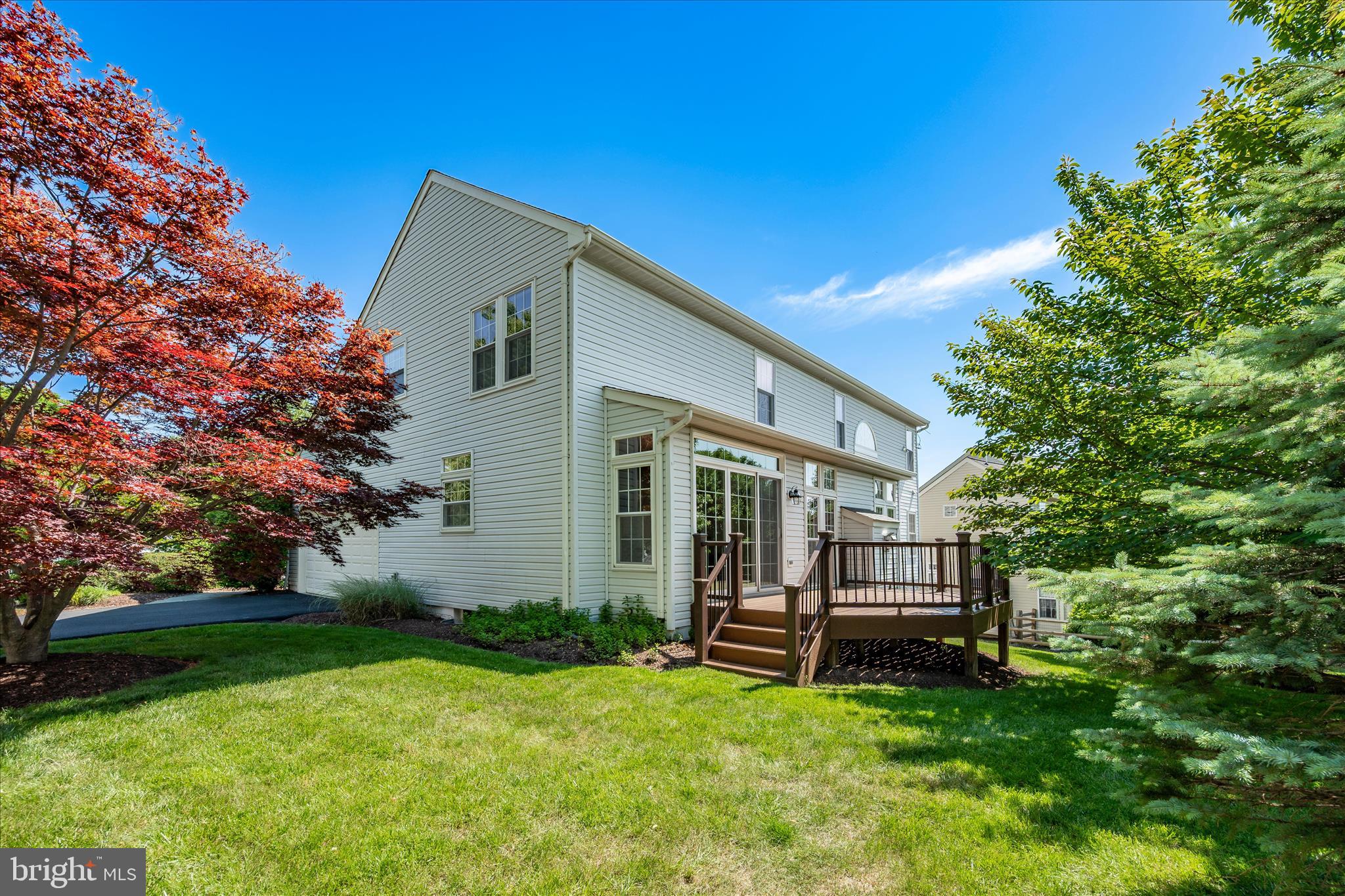 MANOR OAKS - Residential