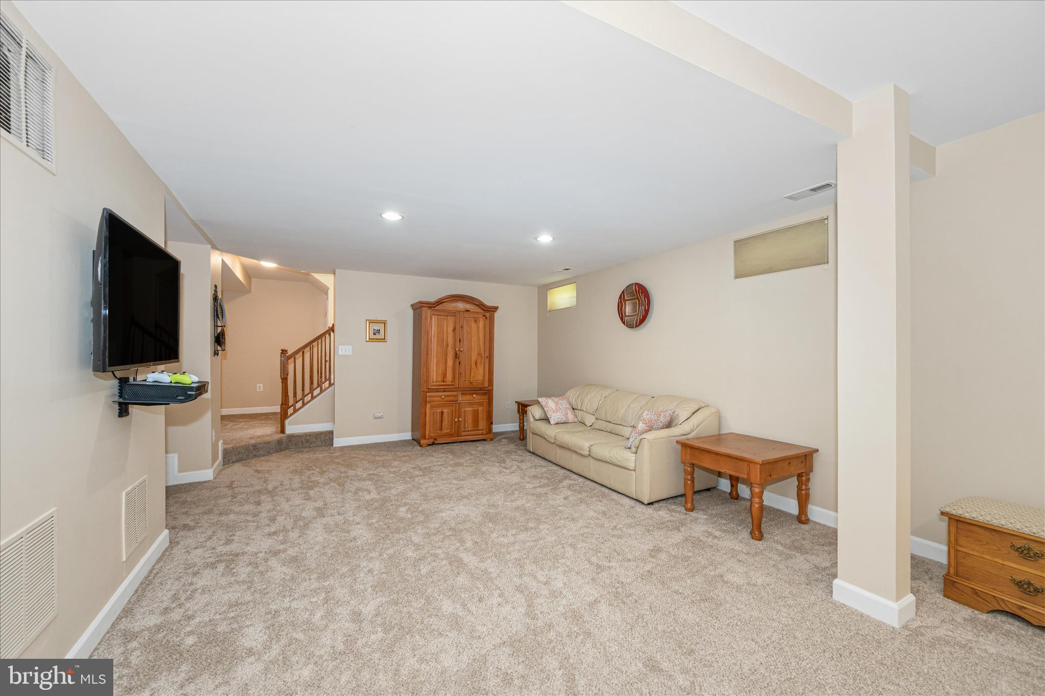 MANOR OAKS - Residential