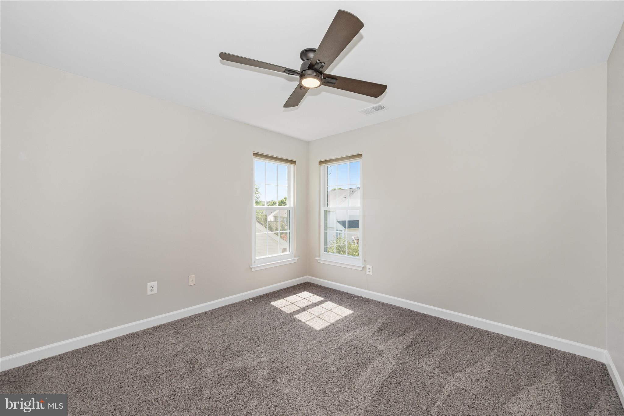 MANOR OAKS - Residential