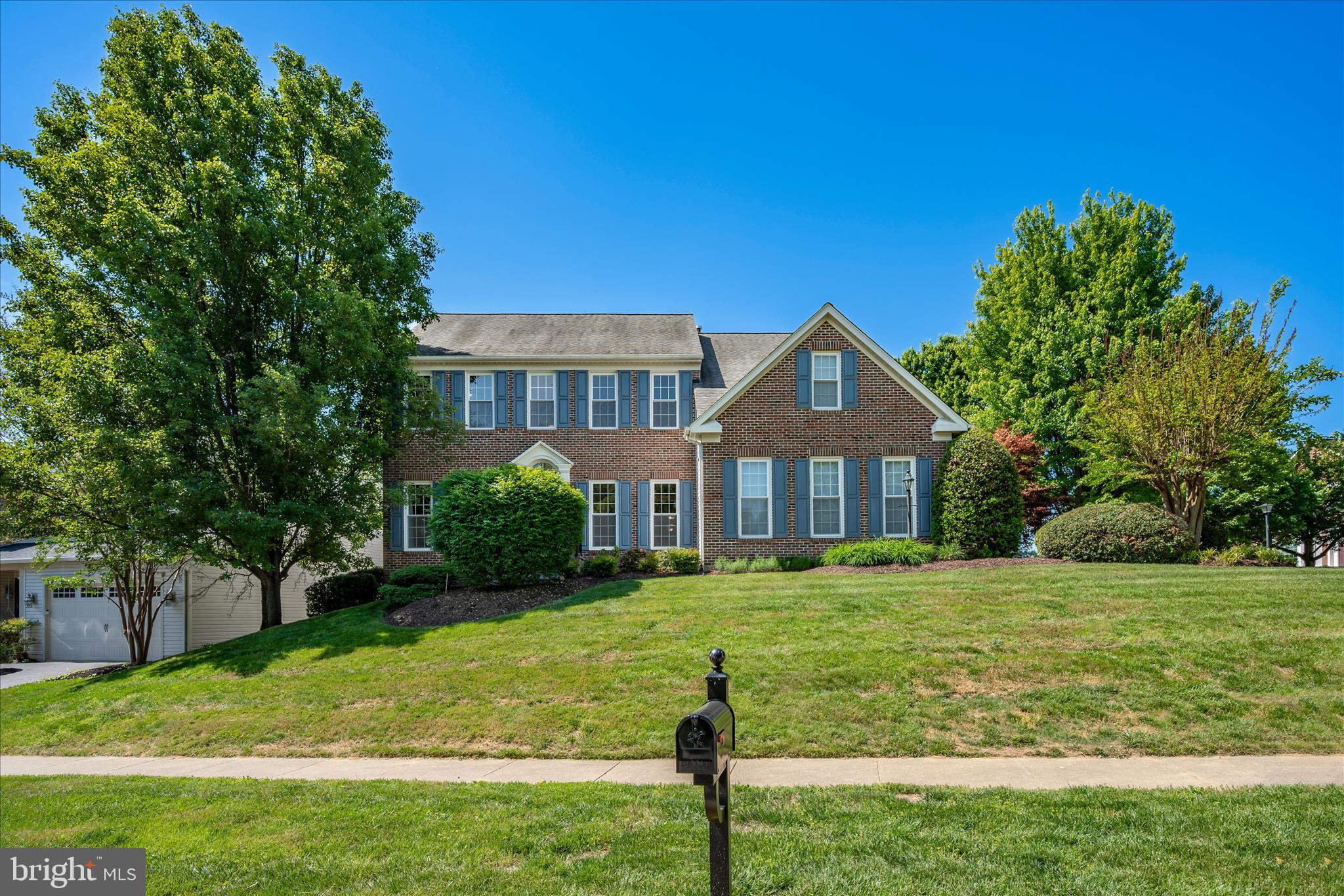 MANOR OAKS - Residential