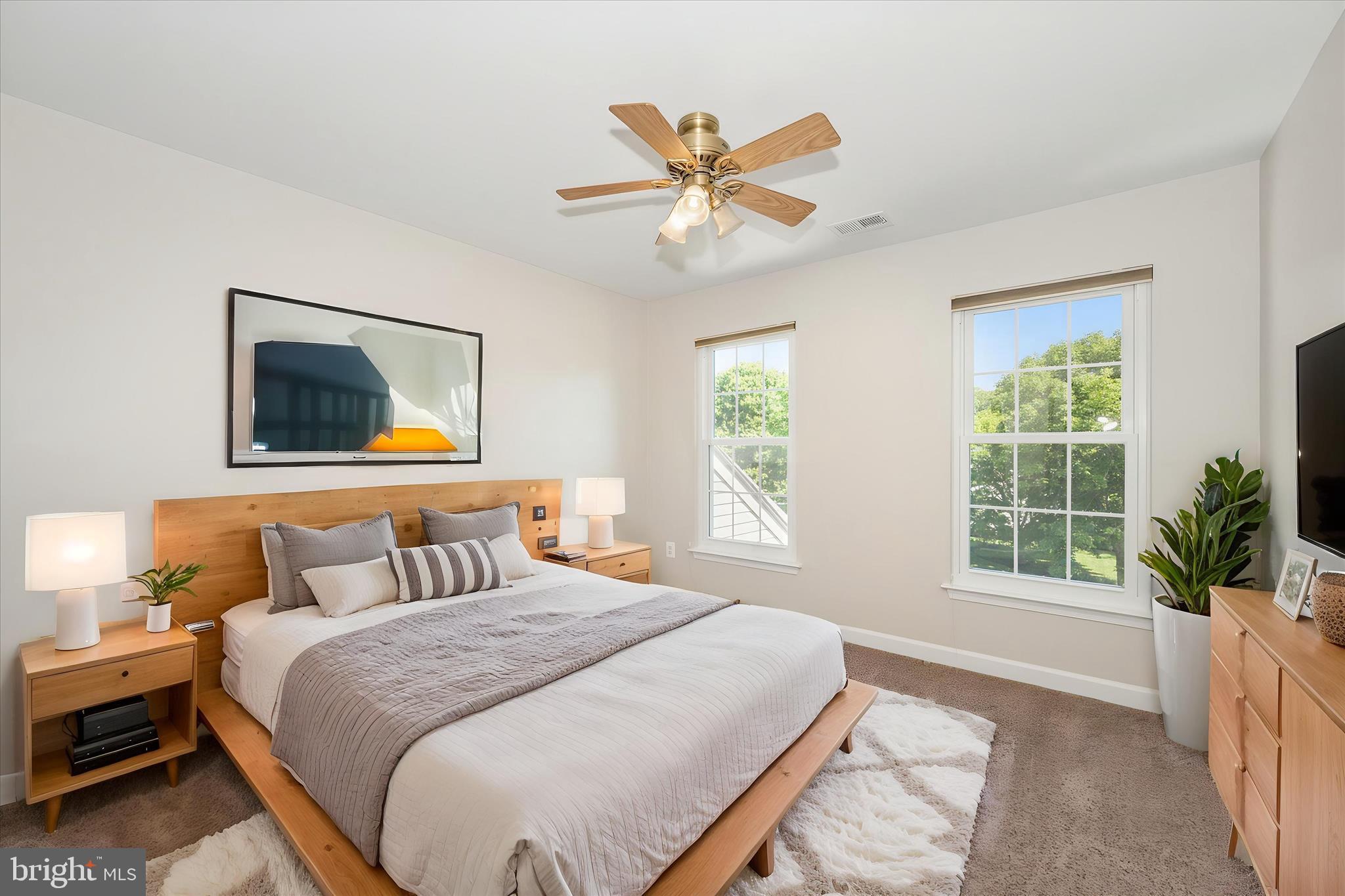 MANOR OAKS - Residential